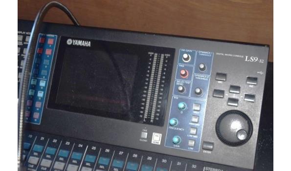 digital mixing console YAMAHA LS9-32, werking niet gekend, zonder kabels